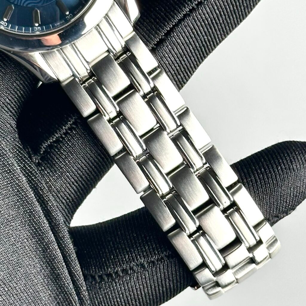 Omega Seamaster 300 🌊 - Image 4