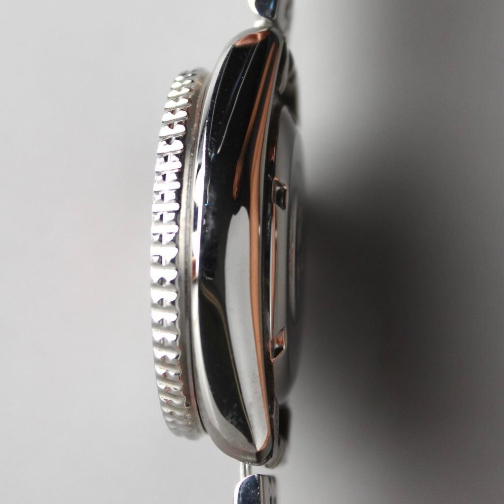 Seiko SKX011 J1 🍊 [Made in Japan] - Image 9