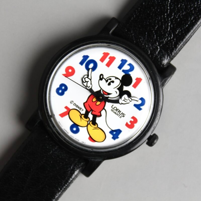 Alternative view of Seiko Lorus V515 “The Mickey”