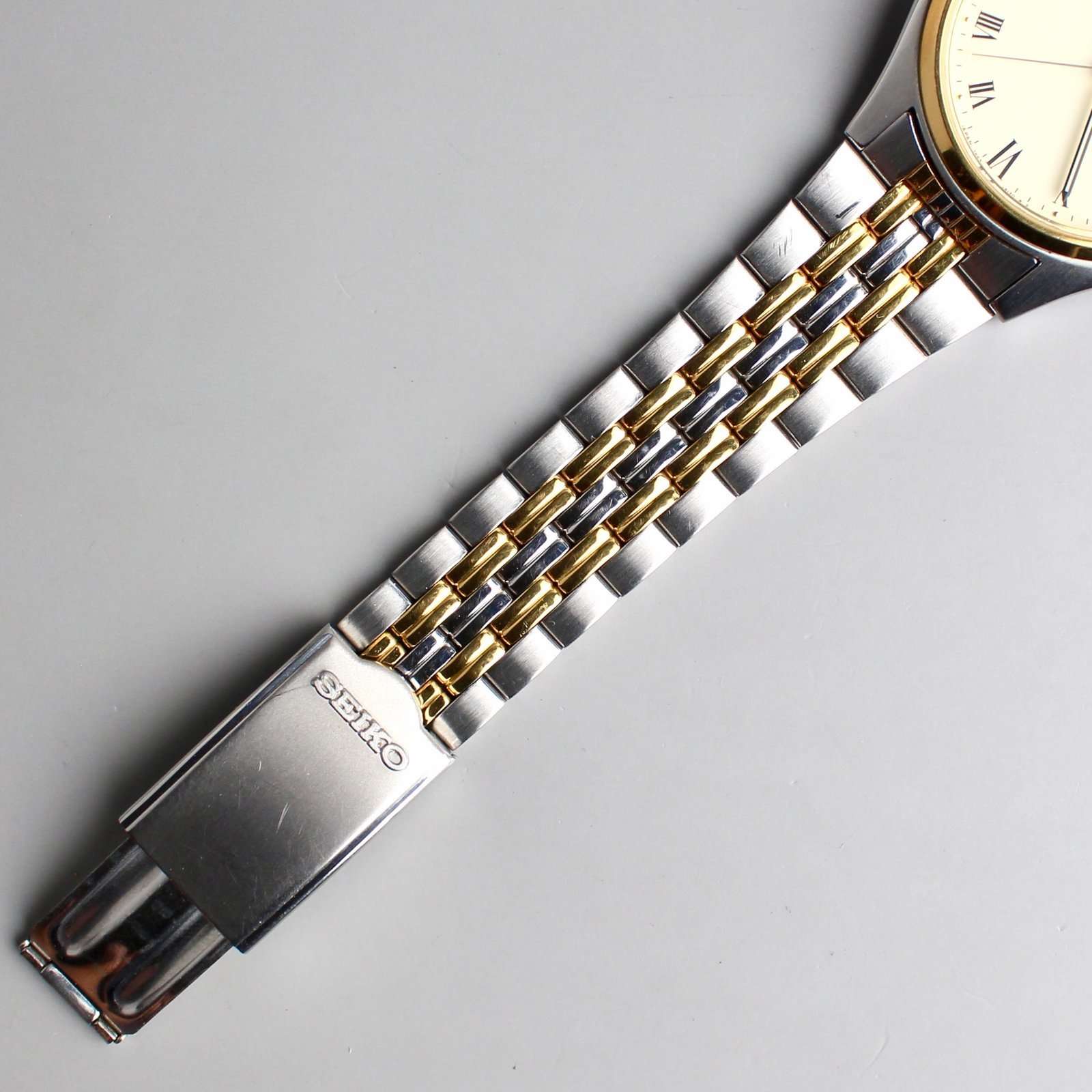 Seiko Quartz “Day-Date” 📅 - Image 5
