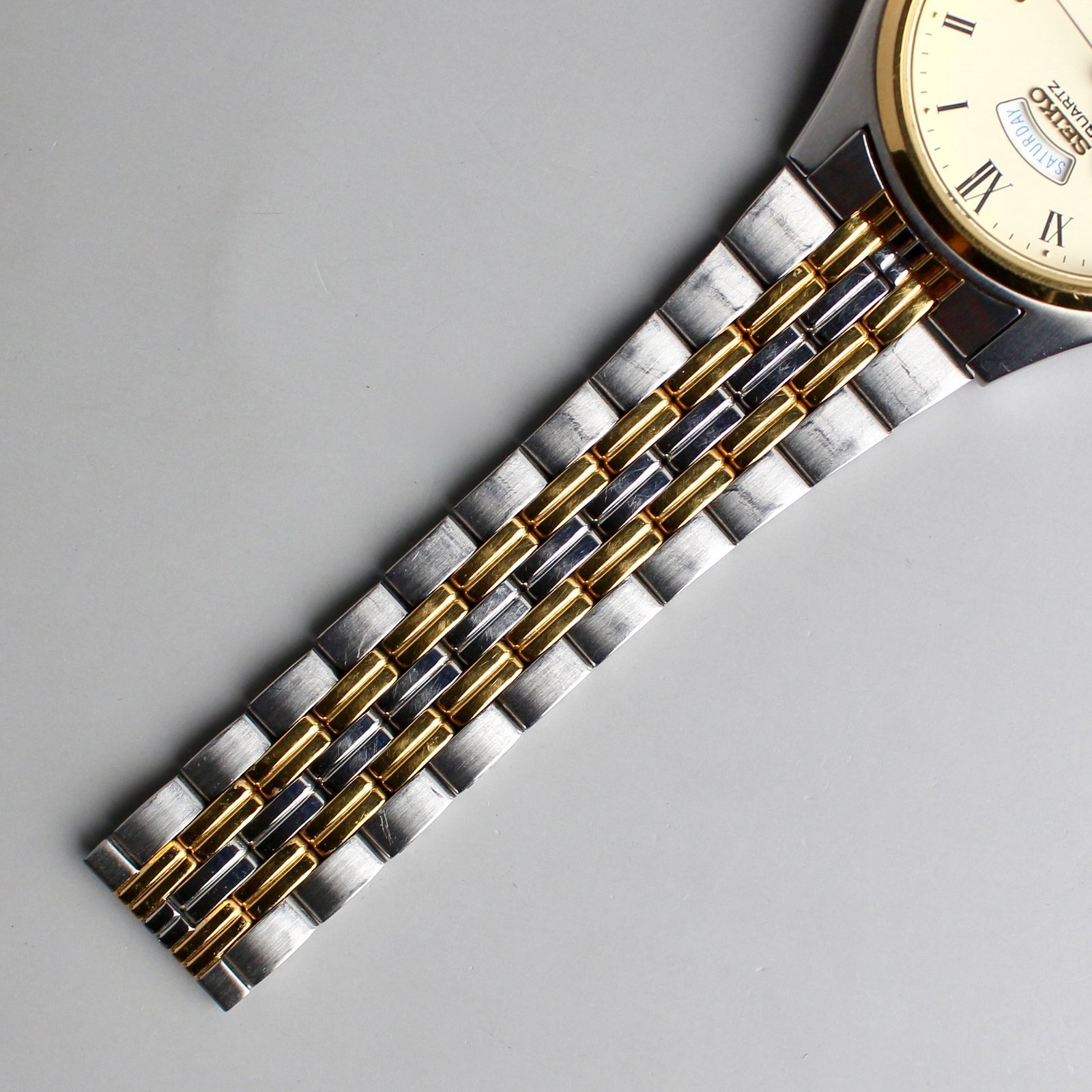 Seiko Quartz “Day-Date” 📅 - Image 7