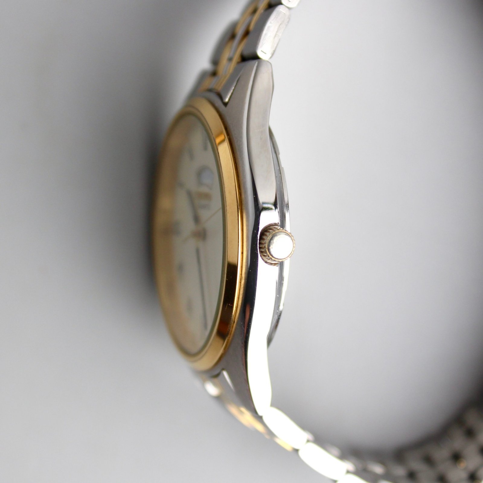 Seiko Quartz “Day-Date” 📅 - Image 8