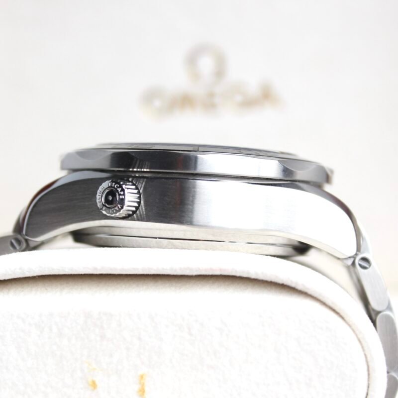 Omega Seamaster Co-Axial Chronograph 🤿⏱️ - Image 9