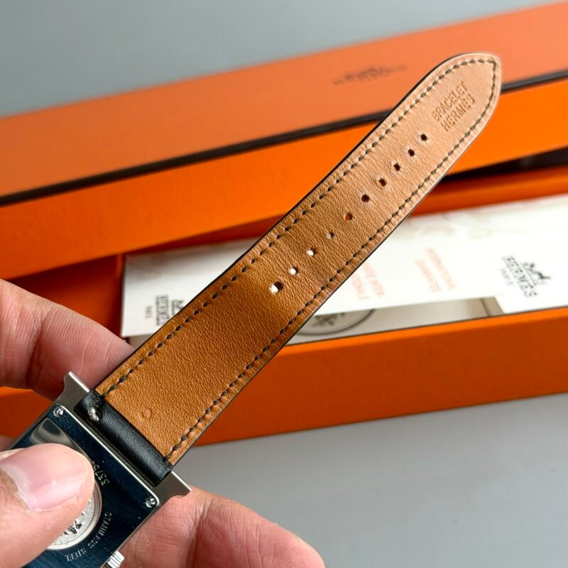 Hermès Heure H “HH1.521”
Medium Size - Image 10