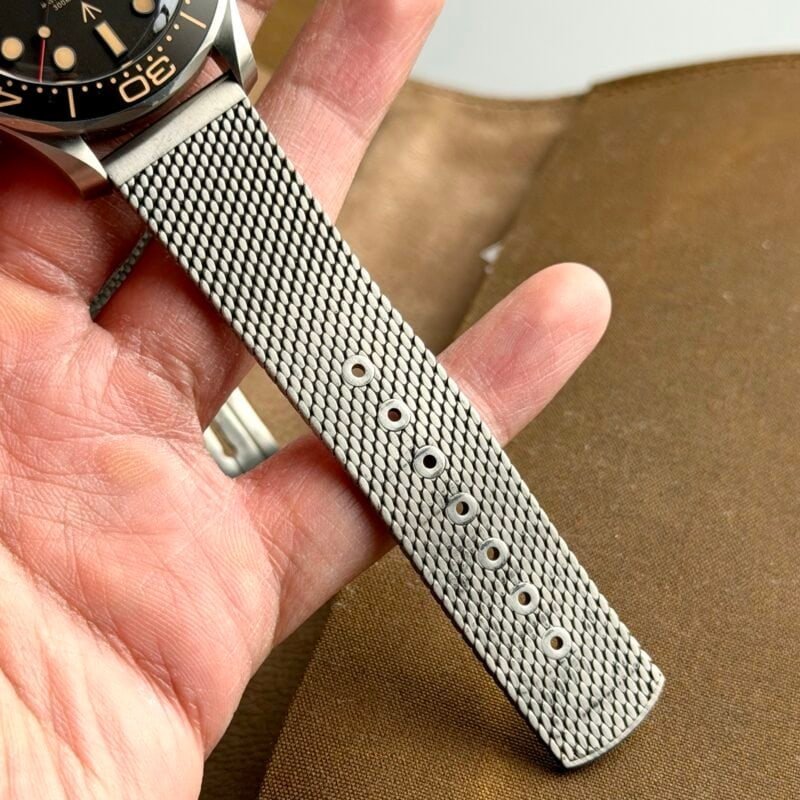 Omega Seamaster 007 “No Time to Die 🔫”
Ref. 210.90.42.20.01.001 - Image 7